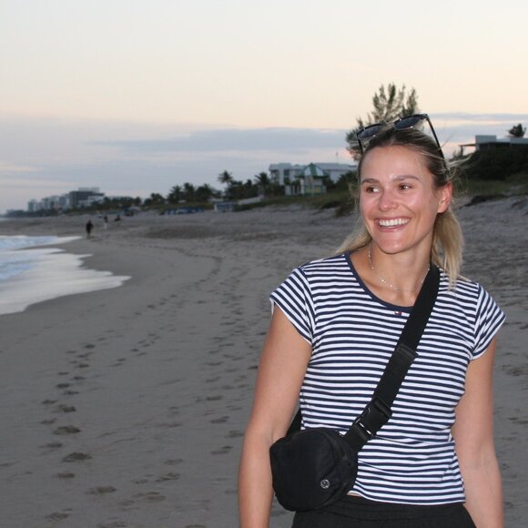 Meet your Posher, Katie - Picture 1 of 2